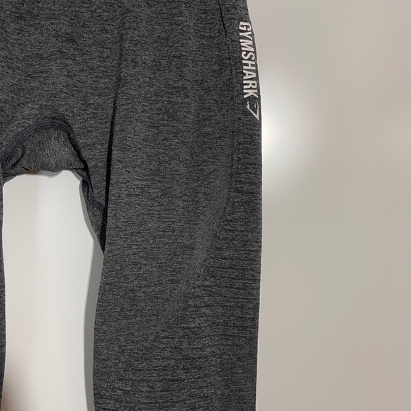 Gymshark Seamless Cropped Dark Gray Leggings NWOT Size XS - Picture 3 of 6